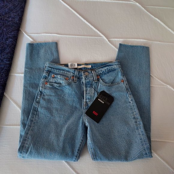 Levi's Denim - NWT Levi's premium wedgie jeans, 25